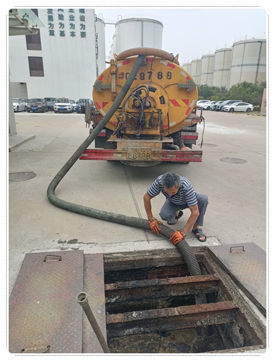 君山隔油池清掏