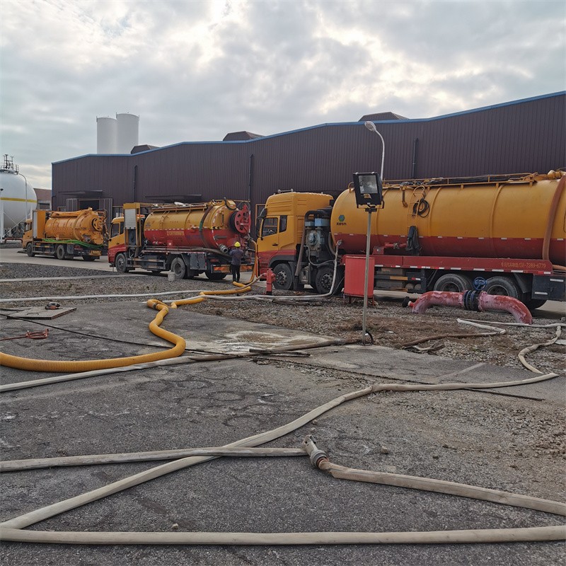 君山污水池清理