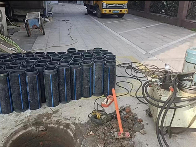 君山PE置换管厂家 DN315置换管 非开挖管短管置换